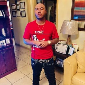 Meet your Posher, Dee